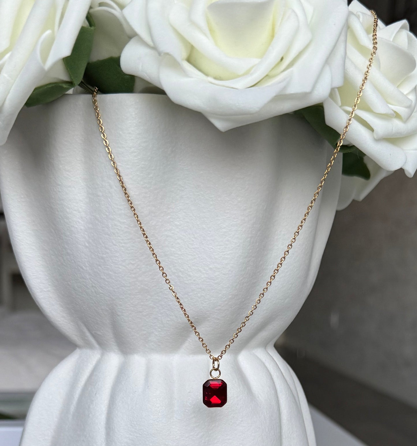 ZOÉ - Collier en acier Inoxydable doré et rouge