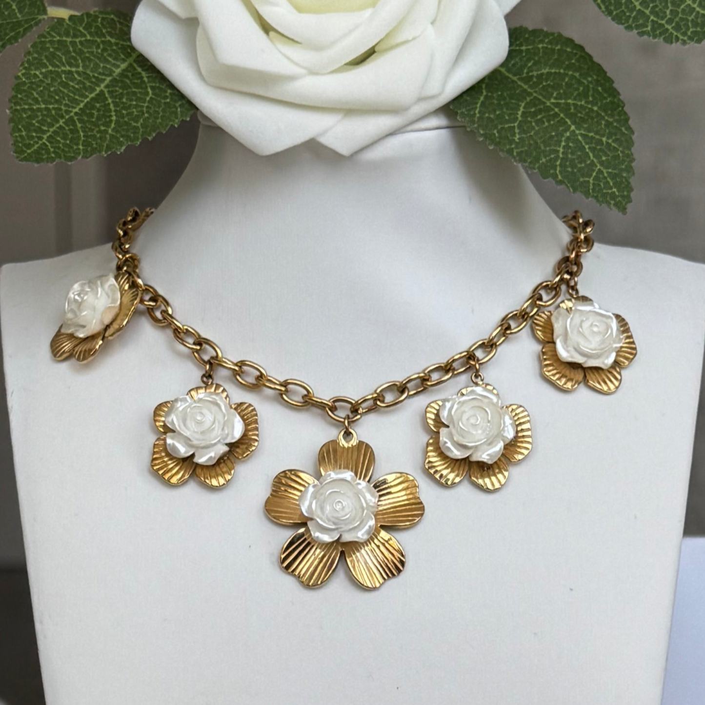 FLORA | COLLIER