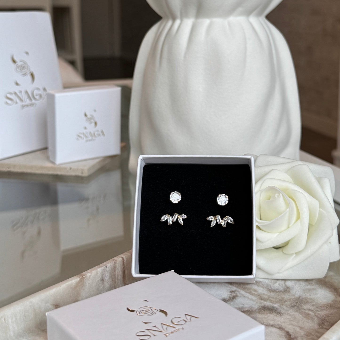 JEANNE - Boucles d'oreilles en acier Inoxydable doré et strass 2 en 1