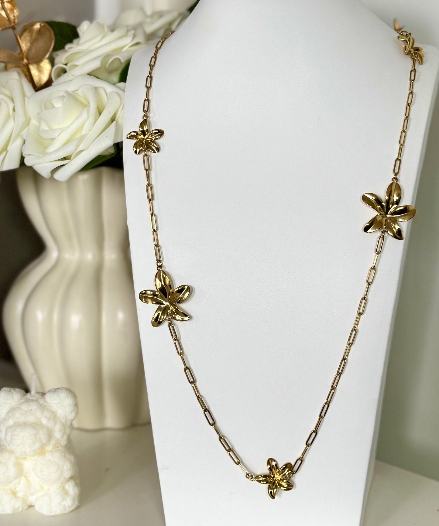 MAELINE - Collier sautoir en acier Inoxydable et fleurs dorées