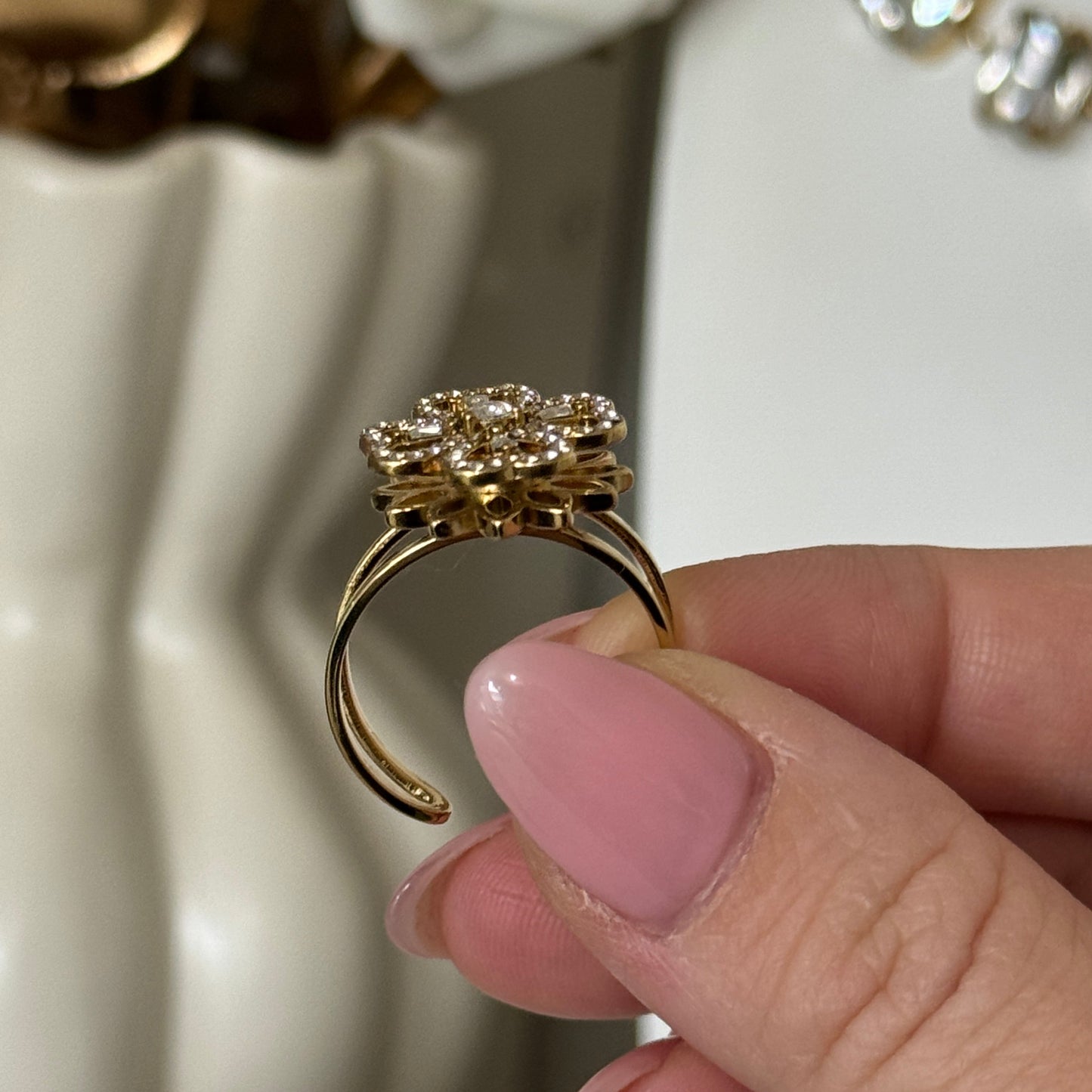 MAÏLYS - Bague anti-stress en acier Inoxydable doré - fleur tournante