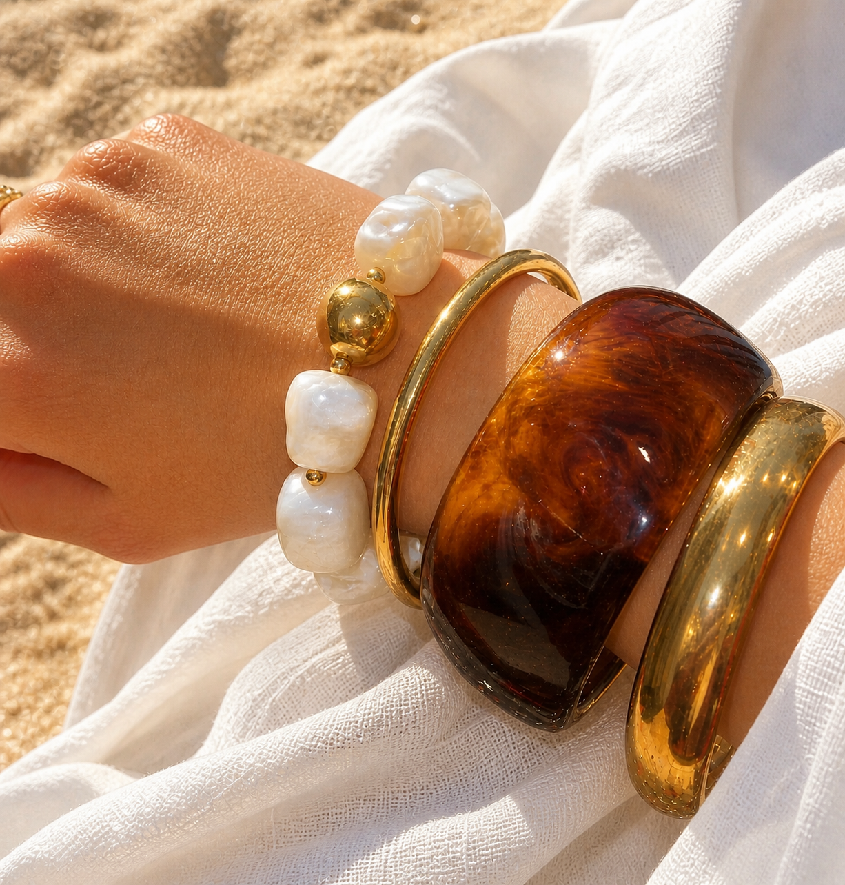 BLANCHE - Bracelet en perles acrylique et acier Inoxydable Doré – effet marbré