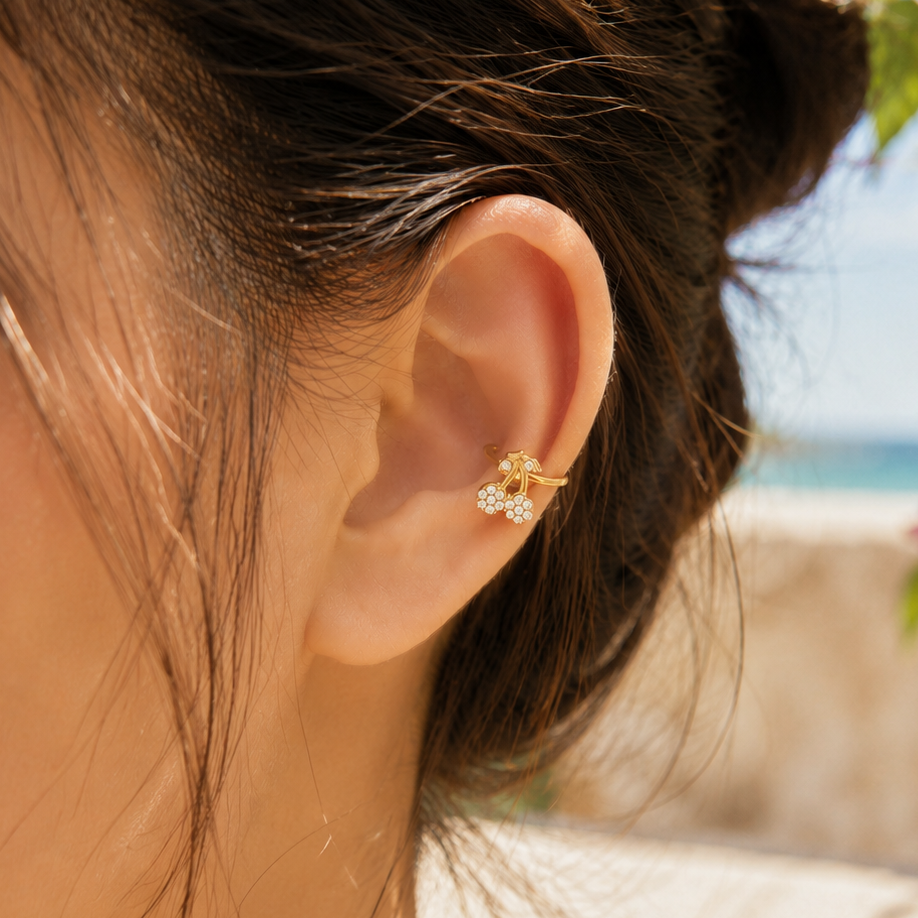 CERISE – Ear cuff en acier inoxydable doré à motif cerise