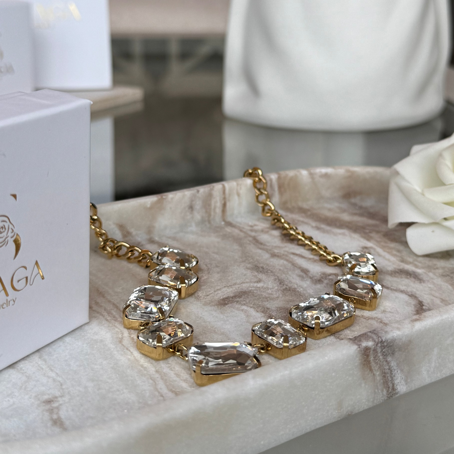 SANAA - Collier en acier Inoxydable Doré – Strass transparent