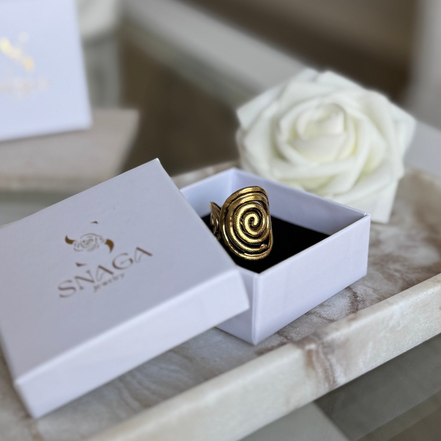 IRENE - Bague large en acier Inoxydable doré