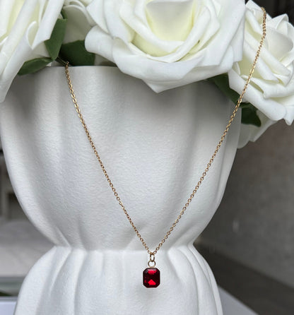 ZOÉ - Collier en acier Inoxydable doré et rouge