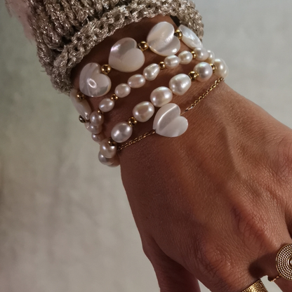 CHARLOTTE - Bracelet création en petites perles de culture et billes en acier Inoxydable doré