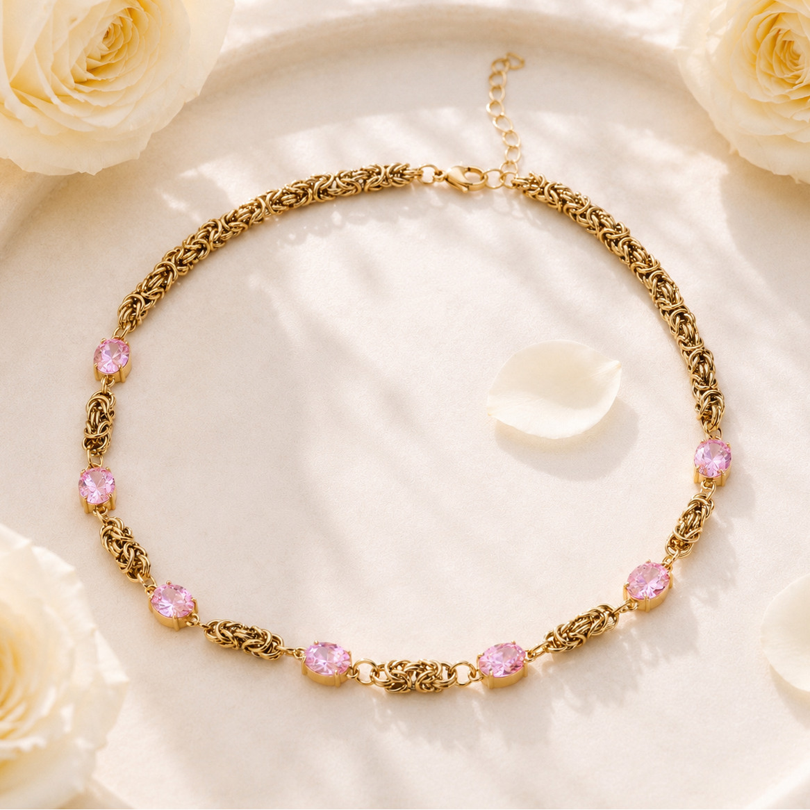 ÉLÉONORE - Collier en acier inoxydable doré et strass roses
