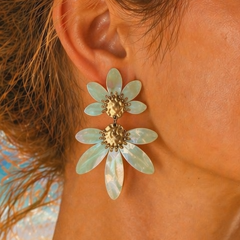 LÉNAYA  – Boucles d’oreilles fleur vertes nacrées en acier inoxydable doré