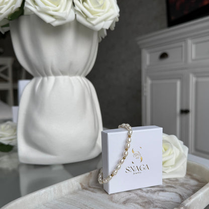 CHARLOTTE - Bracelet création en petites perles de culture et billes en acier Inoxydable doré