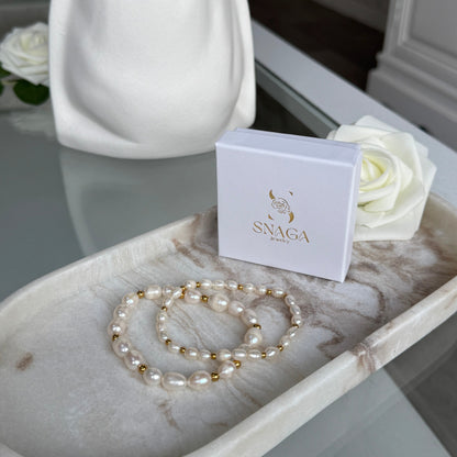 CHARLOTTE - Bracelet création en petites perles de culture et billes en acier Inoxydable doré