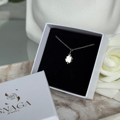 EDEN - Collier création en acier Inoxydable argenté et pendentif trèfle