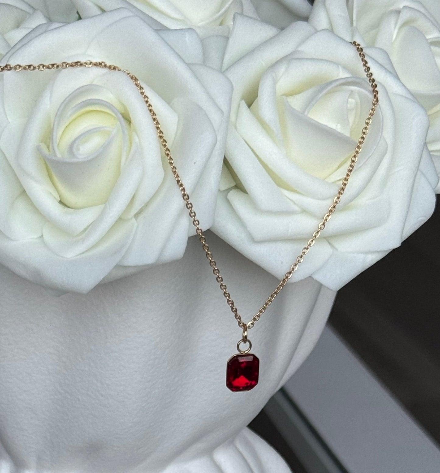 ZOÉ - Collier en acier Inoxydable doré et rouge