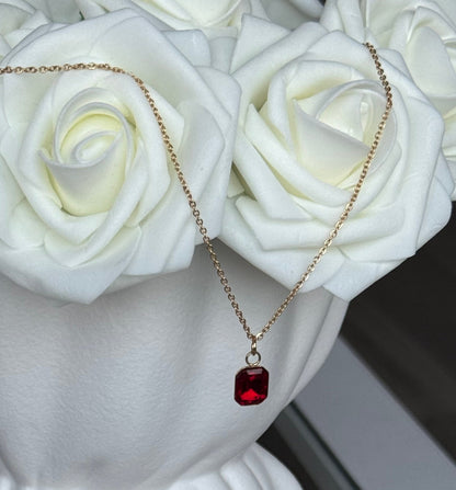 ZOÉ - Collier en acier Inoxydable doré et rouge