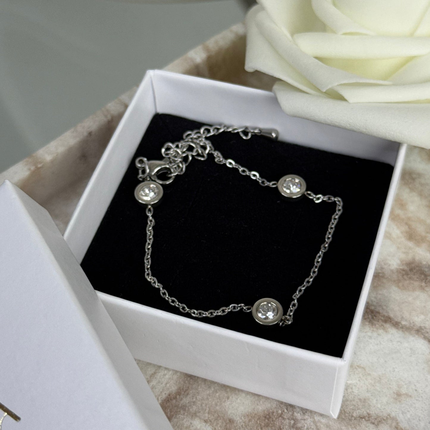 VALERIE - Bracelet création unique en acier Inoxydable doré et strass transparent