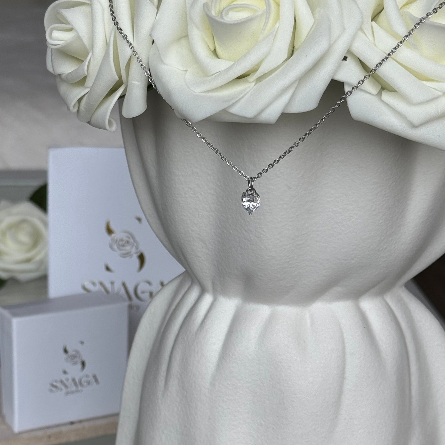 LOU - Collier création en acier Inoxydable argenté - pendentif coeur