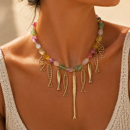 CHARLIE – Collier en acier inoxydable doré et perles multicolores - motifs poissons