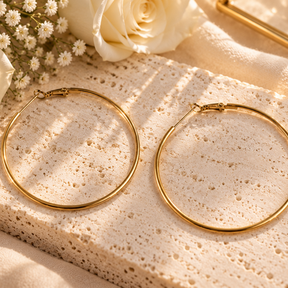 CRÉOLES FINESSE  4,8 CM – Boucles d’oreilles fines et intemporelles en acier inoxydable doré à l’or fin