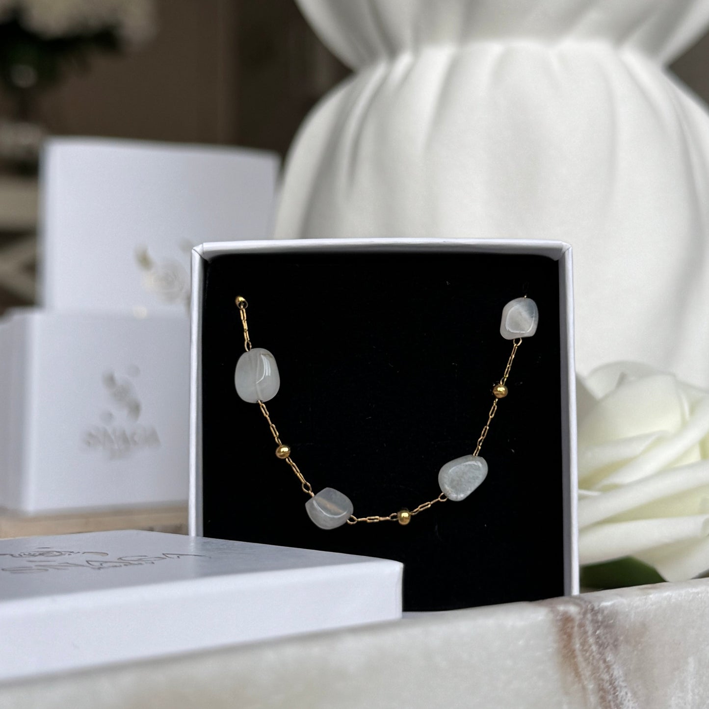 MARILOUS - Collier en acier Inoxydable doré et pierre blanche