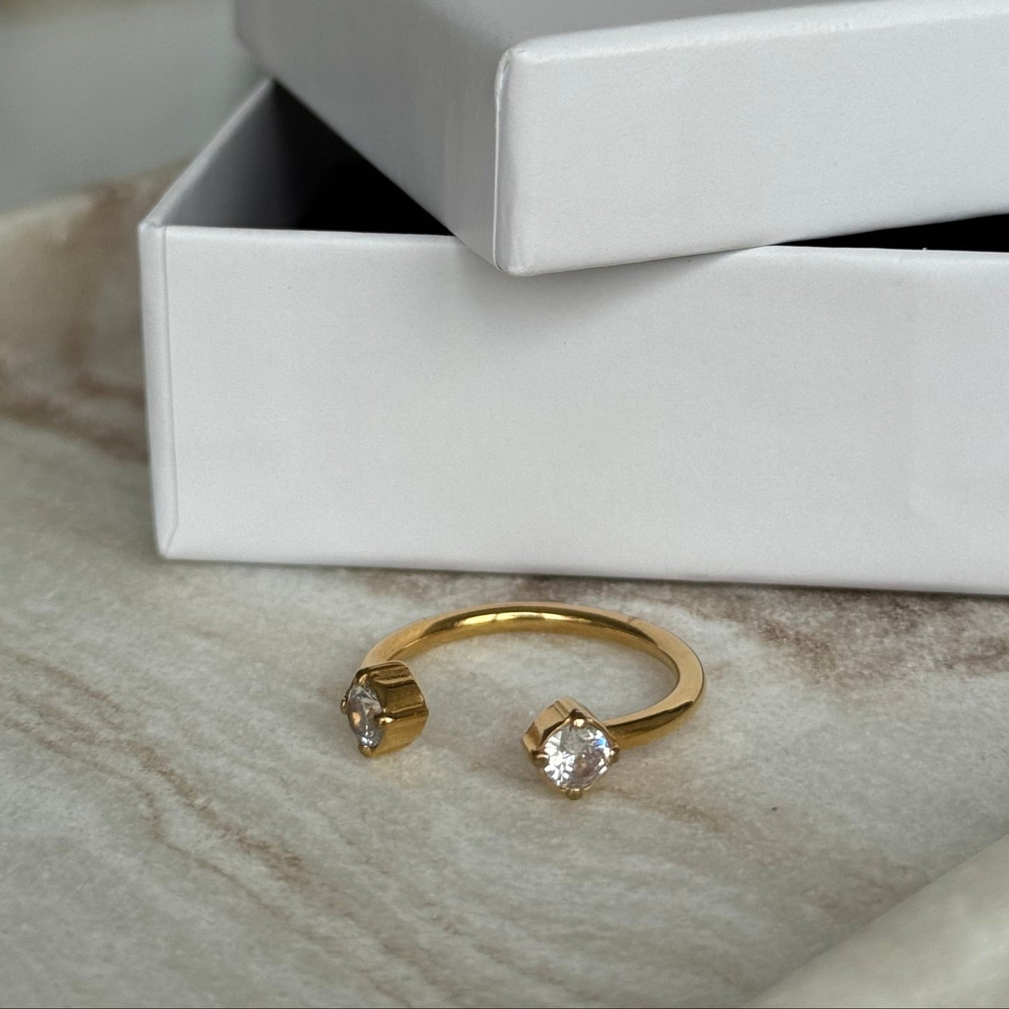 LISY - Bague en acier Inoxydable doré et strass