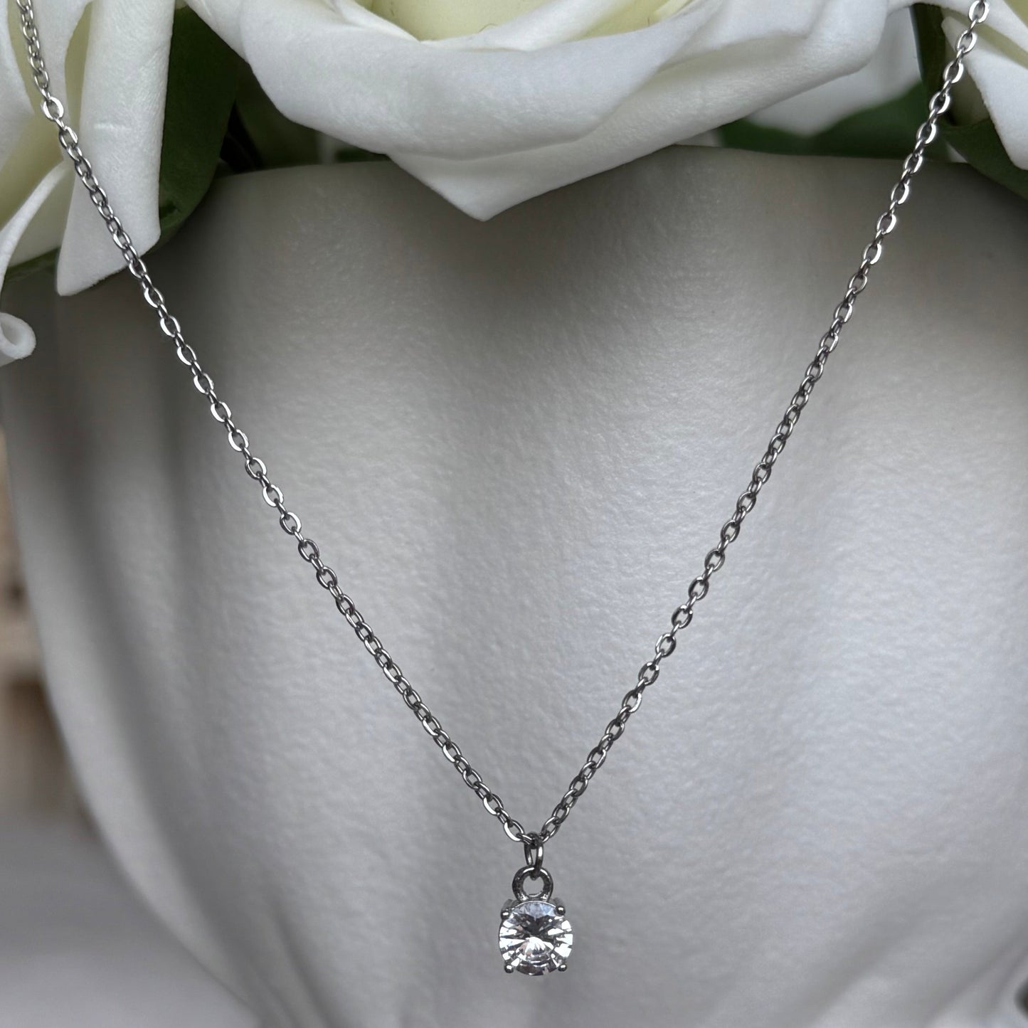 ELISA - Collier création en acier Inoxydable argenté - pendentif intemporel