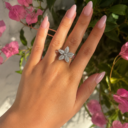 ROMY – Bague fleur en acier inoxydable argenté et zircons