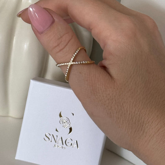 ANDREA - Bague croisée réglable en acier Inoxydable doré et strass
