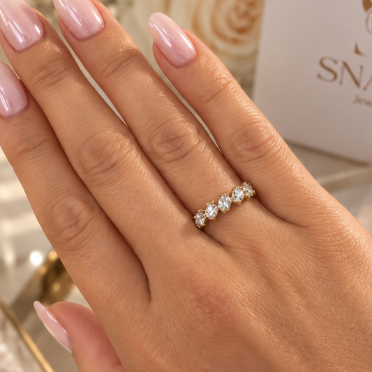 SYDNEY – Bague ajustable en acier inoxydable doré et strass