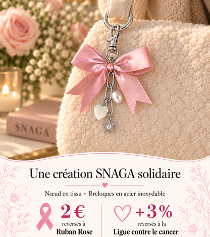 SWEET ROSE – Porte-clés création UNIQUE SNAGA avec nœud rose poudré et breloques argentées, à accrocher à tes clés ou à ton sac