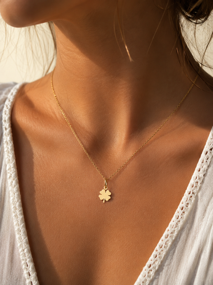 EDEN - Collier création en acier Inoxydable Doré et pendentif trèfle