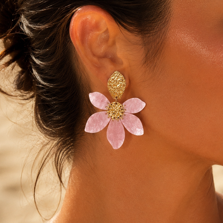 MAHÉE - Boucles d’oreilles fleurs roses nacrées en acier inoxydable doré