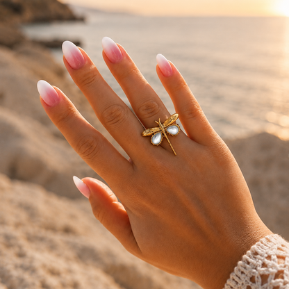 LIBELLULE - Bague libellule réglable en acier inoxydable doré et blanc nacré