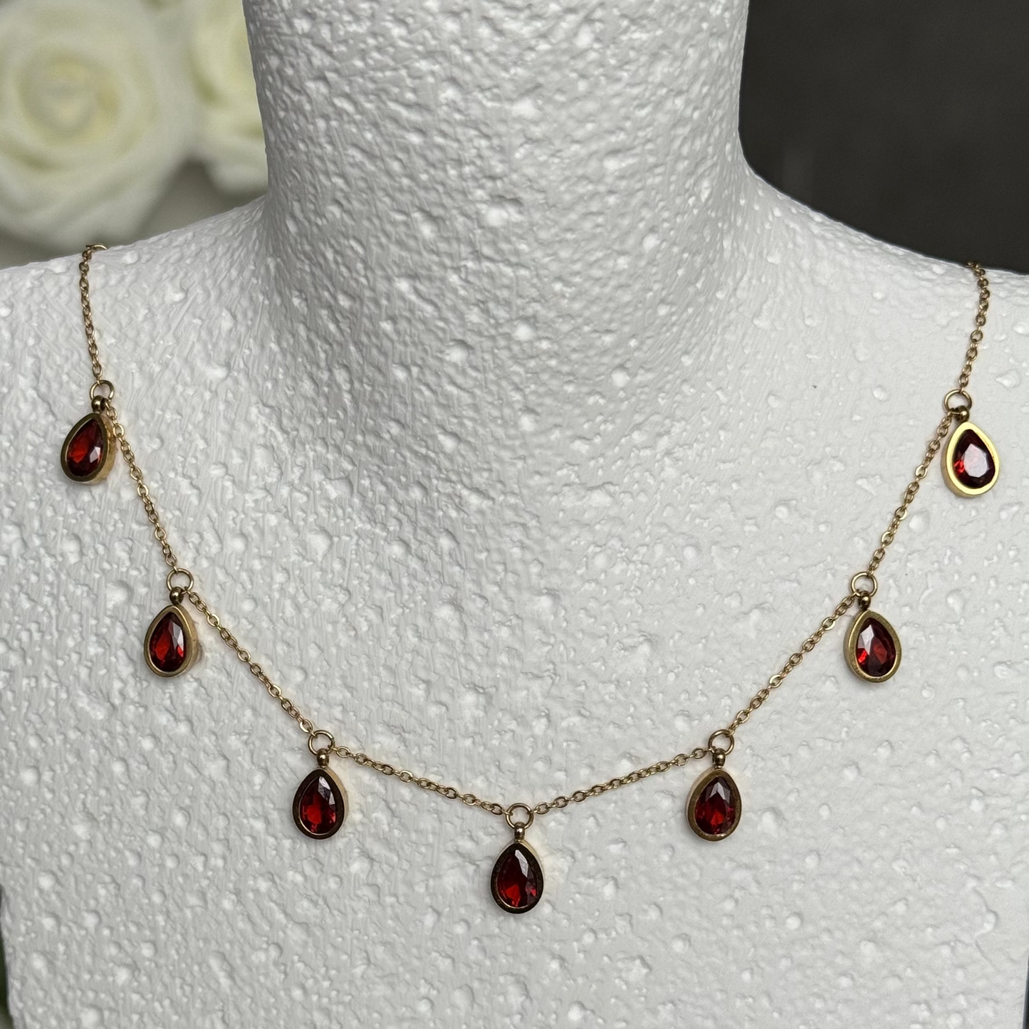 VALENTINE - Collier en acier Inoxydable doré et zircon rouge