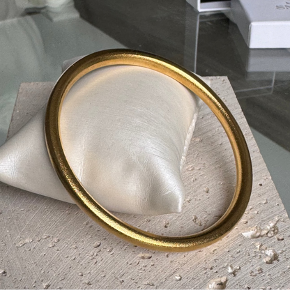 GABRIELLE - Collier jonc en acier Inoxydable Doré – effet brossé