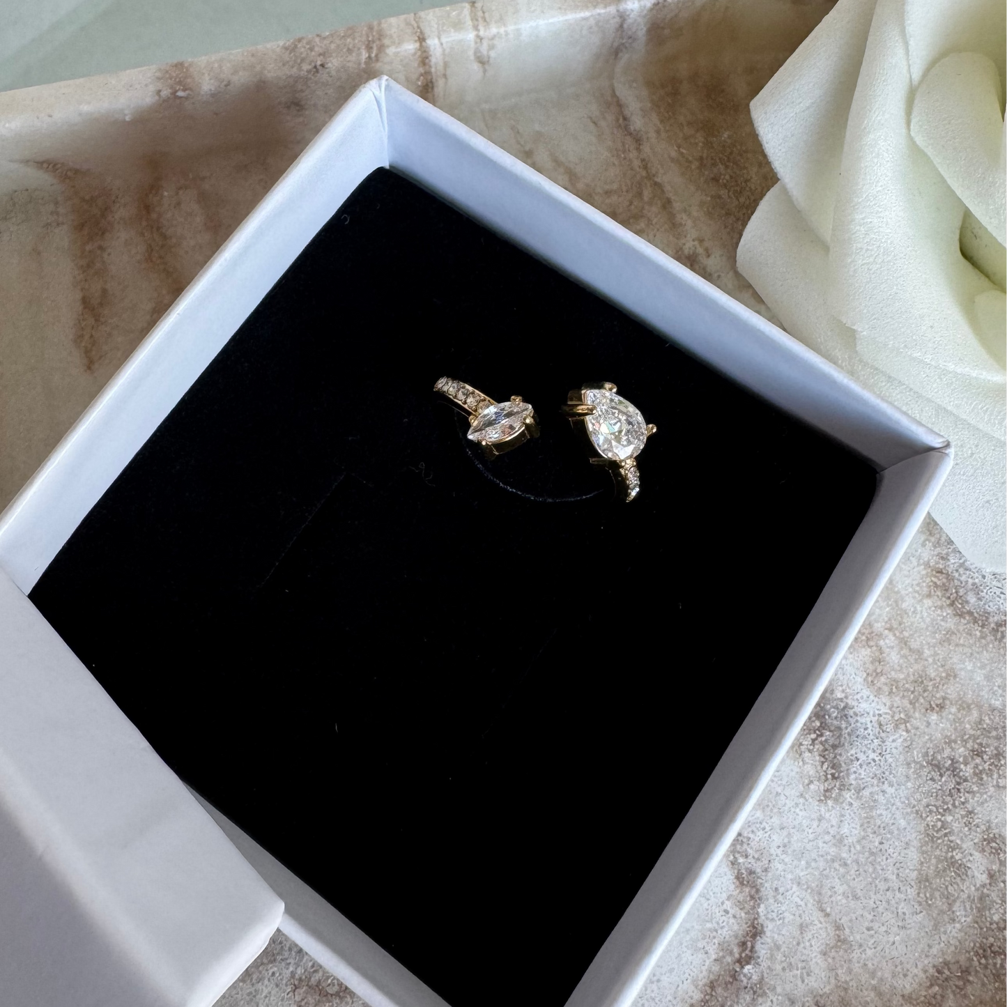 ISALYS - Bague asymétrique en acier Inoxydable doré et strass