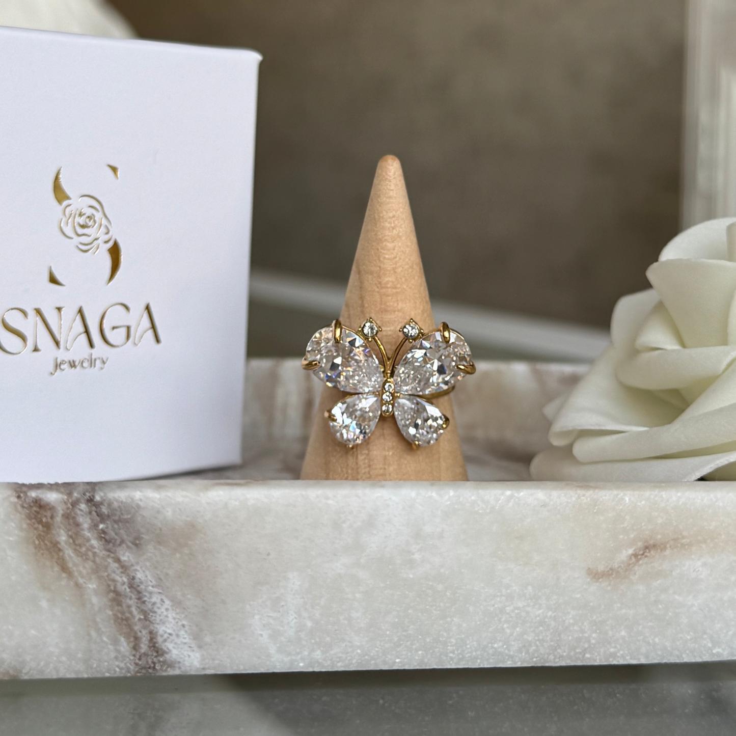 JOHANNA - Bague en acier Inoxydable doré - motif papillon