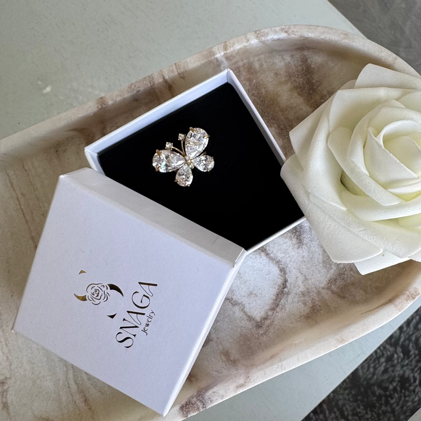 JOHANNA - Bague en acier Inoxydable doré - motif papillon