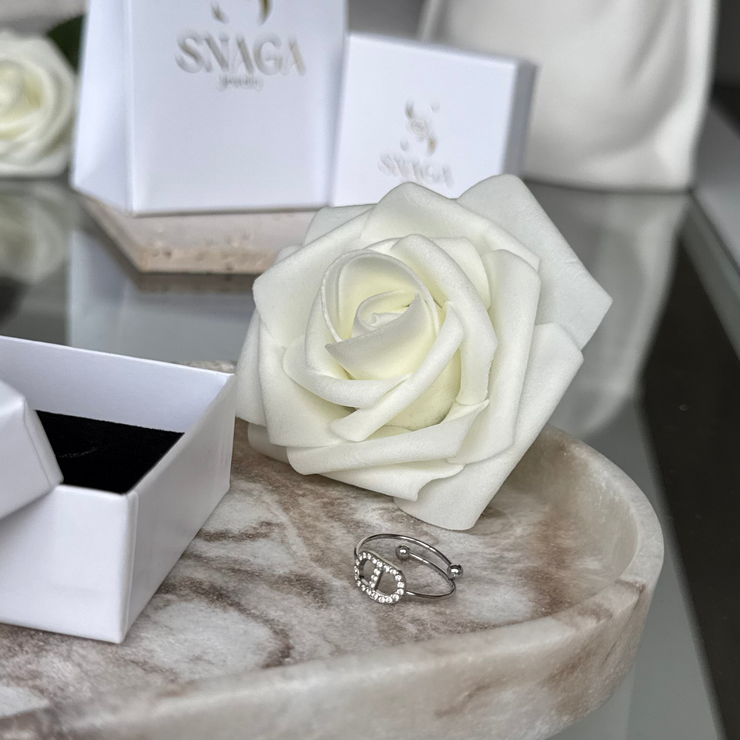 LAORA - Bague en acier Inoxydable argenté et strass